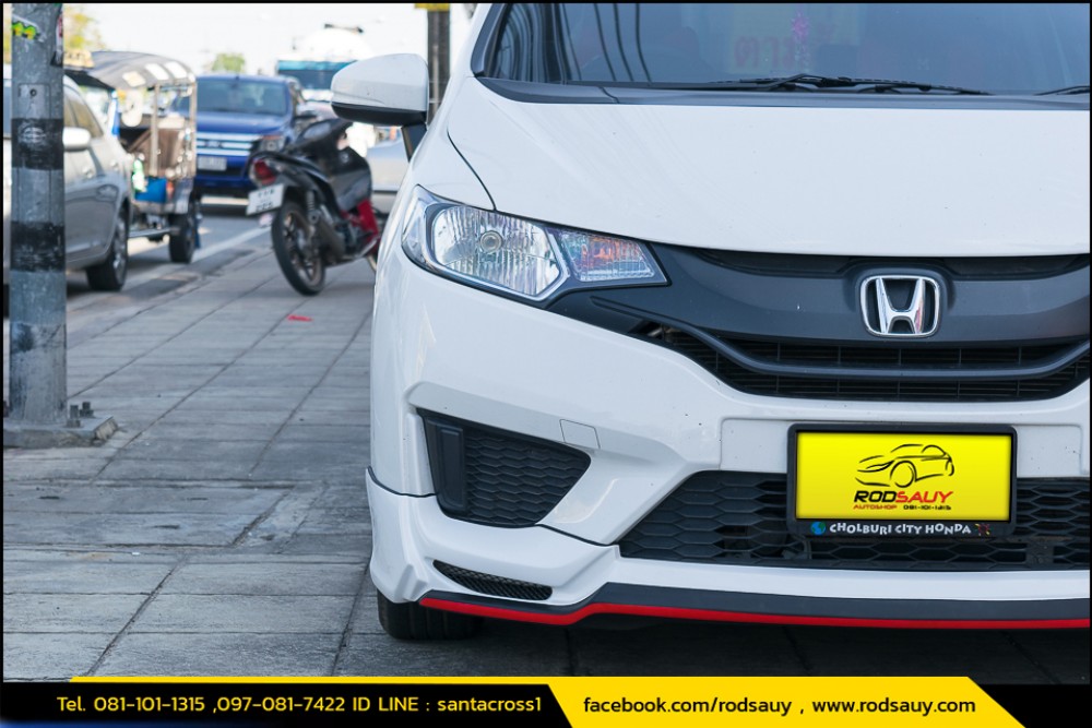 ชุดแต่งสเกิร์ตรอบคัน honda jazz รูปที่  3