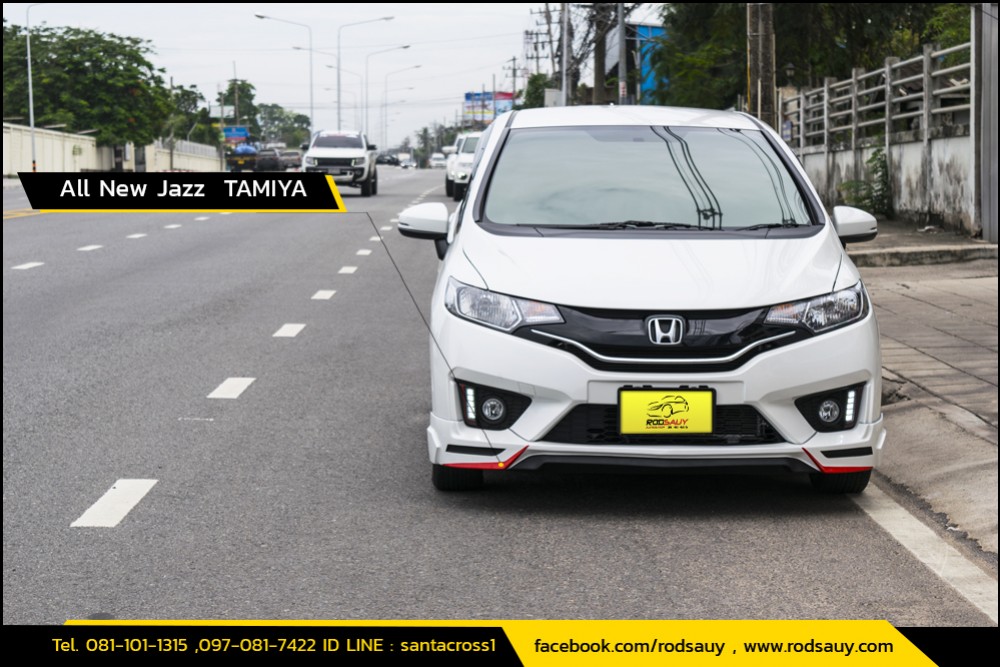 ชุดแต่งสเกิร์ตรอบคัน honda jazz รูปที่  1