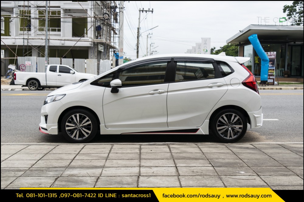 ชุดแต่งสเกิร์ตรอบคัน honda jazz รูปที่  4