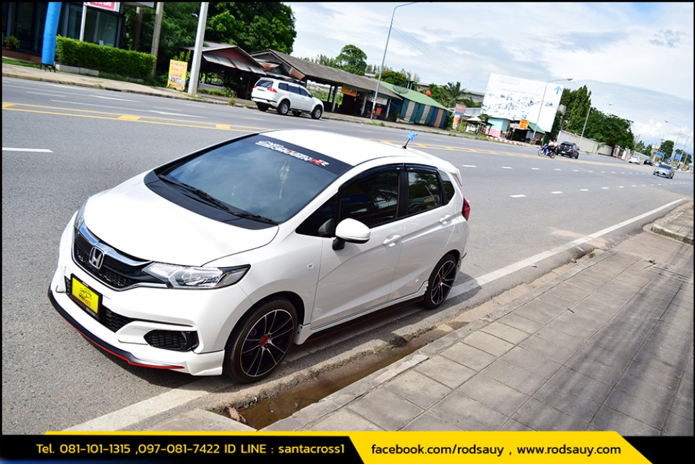 ชุดแต่งสเกิร์ตรอบคัน honda jazz รูปที่  9